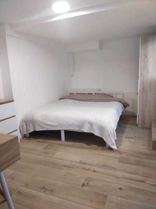 2 Piece Avec Terrasse Ensoleille Apartment ซูเรน ภายนอก รูปภาพ
