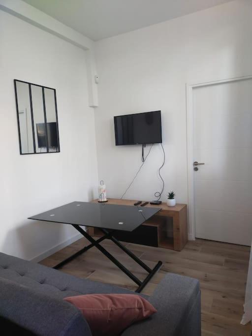 2 Piece Avec Terrasse Ensoleille Apartment ซูเรน ภายนอก รูปภาพ