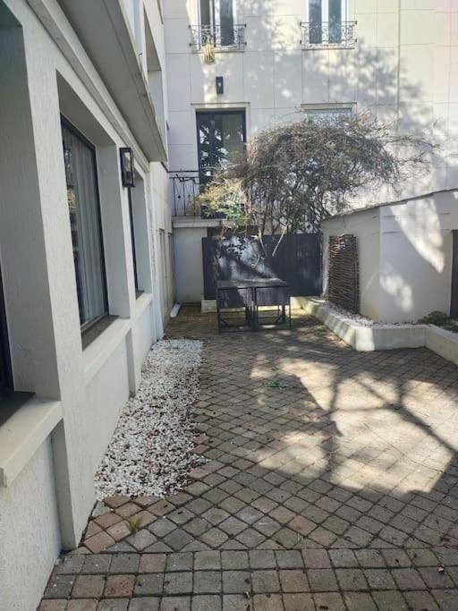 2 Piece Avec Terrasse Ensoleille Apartment ซูเรน ภายนอก รูปภาพ
