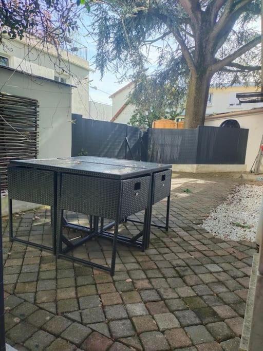 2 Piece Avec Terrasse Ensoleille Apartment ซูเรน ภายนอก รูปภาพ